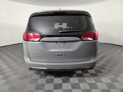 Certified 2020 Chrysler Pacifica Touring w/ Advanced Safetytec Group image 5