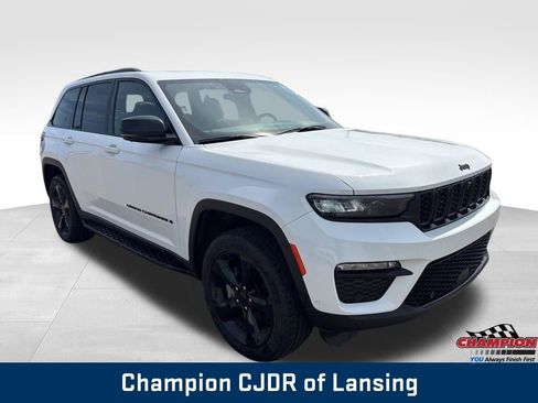 Used 2024 Jeep Grand Cherokee Limited w/ Luxury Tech Group II AWD/4WD image 10