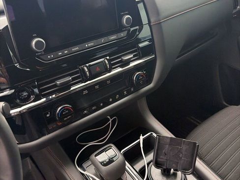 Used 2025 Nissan Pathfinder Rock Creek image 4