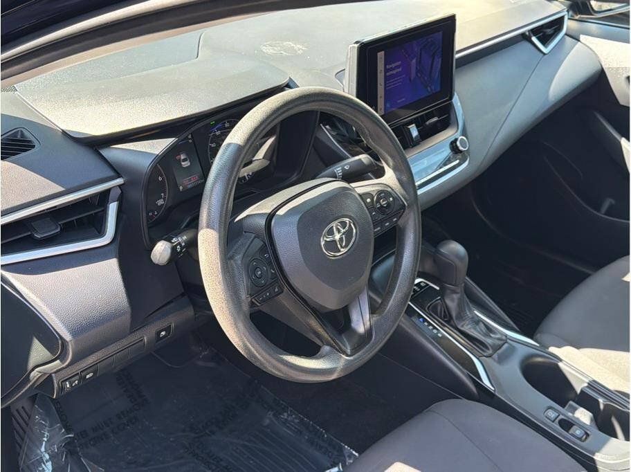 Used 2023 Toyota Corolla LE FWD image 9