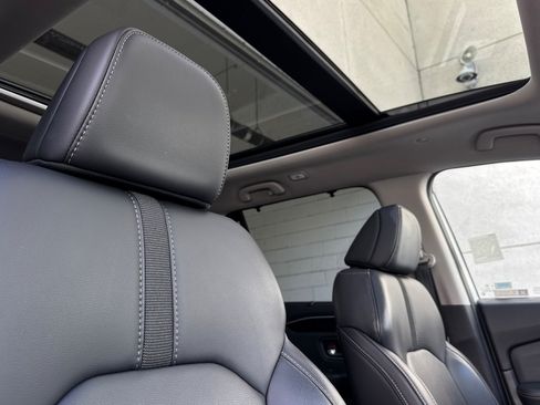 Certified 2023 Honda Pilot Touring image 23