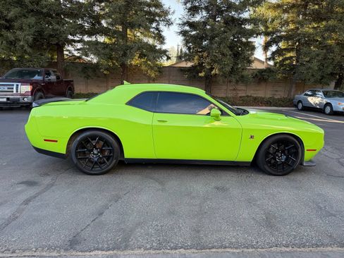 Used 2015 Dodge Challenger R/T Scat Pack w/ Leather Interior Group RWD image 6