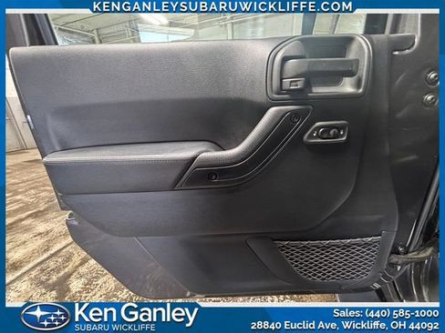 Used 2017 Jeep Wrangler Unlimited Sahara AWD/4WD image 10