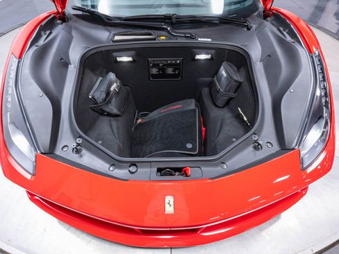 Used 2018 Ferrari 488 GTB RWD image 49