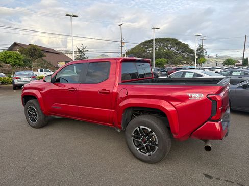 Used 2024 Toyota Tacoma TRD Sport image 2