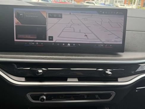 Used 2024 BMW X7 xDrive40i w/ M Sport Package AWD/4WD image 81