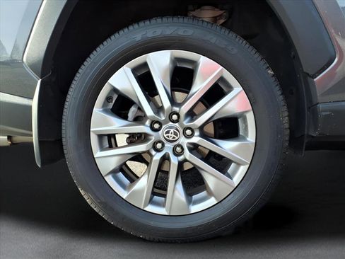 Used 2023 Toyota RAV4 XLE Premium image 10