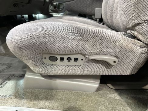 Used 1998 Chevrolet Silverado 2500 4x4 Extended Cab w/ Preferred Equipment Group 2 image 64