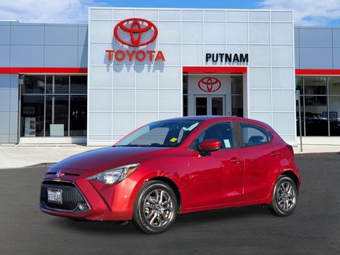 Used 2020 Toyota Yaris LE image 8