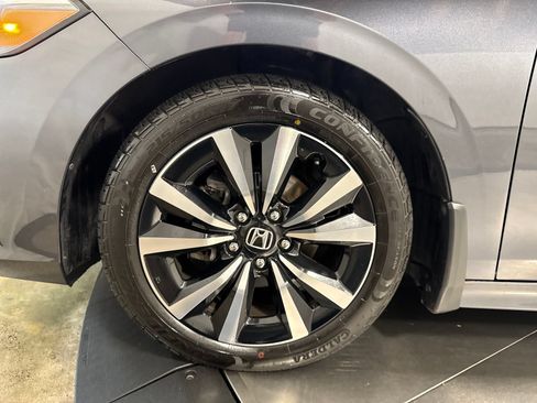 Used 2022 Honda Civic EX image 2