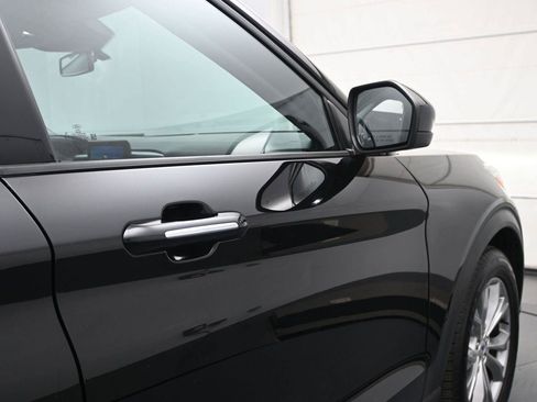 Used 2024 Ford Explorer Limited RWD image 17