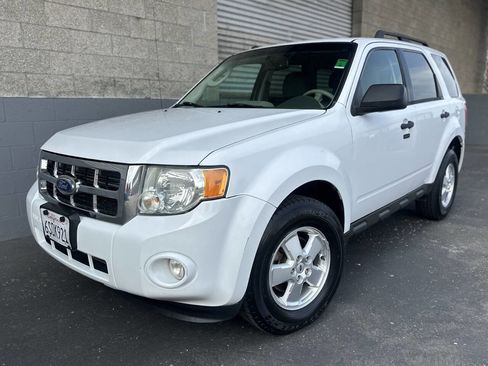 Used 2012 Ford Escape XLT FWD image 1