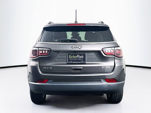 Used 2022 Jeep Compass Latitude image 7