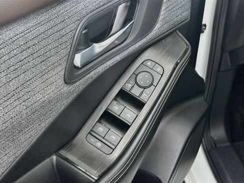 Used 2022 Nissan Rogue SV FWD image 15