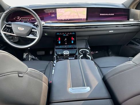 New 2026 Cadillac Escalade ESV Luxury w/ LPO, Floor Liner Package AWD/4WD image 18