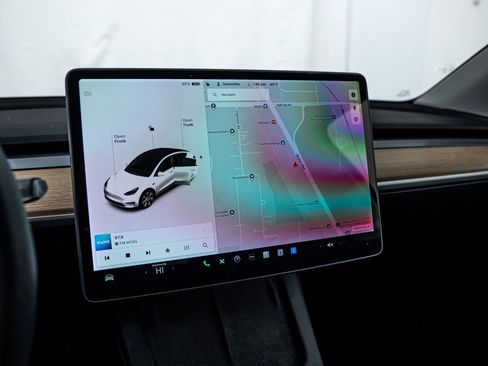 Used 2021 Tesla Model Y Long Range image 16