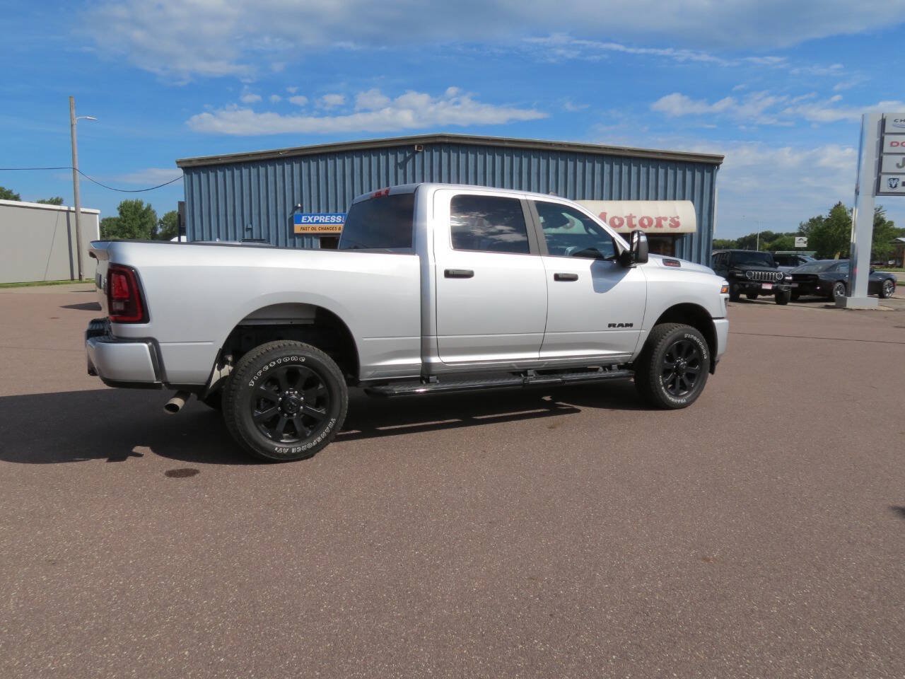 Used 2026 RAM 2500 Big Horn AWD/4WD image 4
