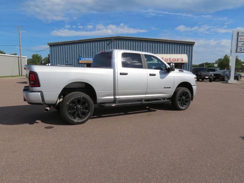 Used 2026 RAM 2500 Big Horn AWD/4WD image 4