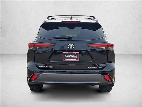 Used 2025 Toyota Highlander Limited AWD/4WD image 7