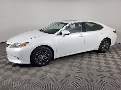 Used 2014 Lexus ES 350 w/ Premium Package FWD image 2
