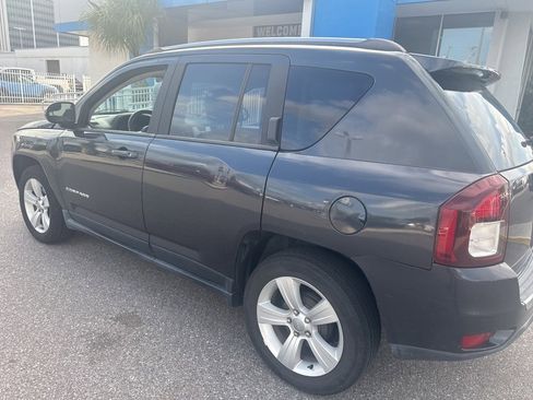 Used 2015 Jeep Compass High Altitude image 4