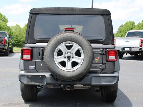 Used 2019 Jeep Wrangler Unlimited Sport S AWD/4WD image 16