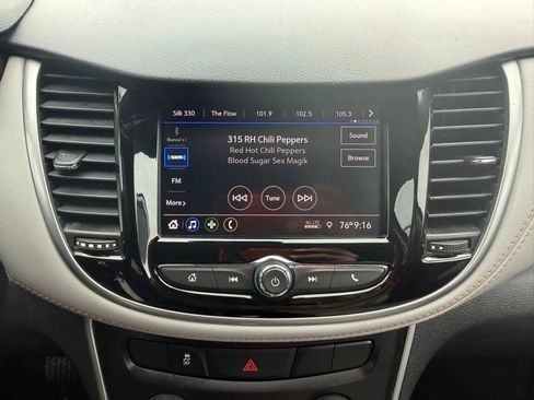 Used 2021 Chevrolet Trax LT FWD image 18