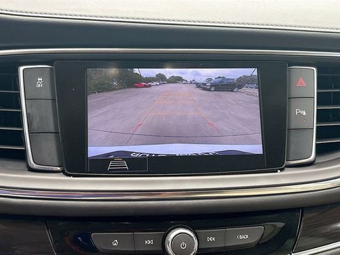Used 2021 Buick Enclave Essence FWD image 13