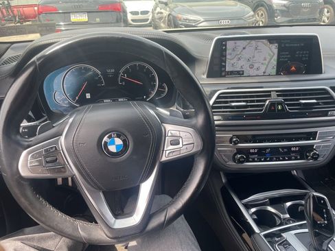 Used 2018 BMW 750i xDrive image 12