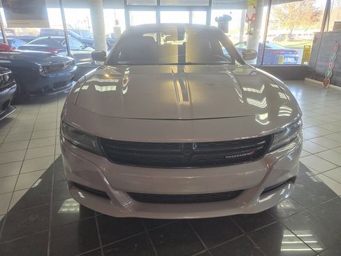 Used 2022 Dodge Charger SXT image 2