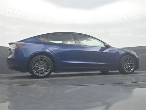 Used 2023 Tesla Model 3 Standard Range image 32