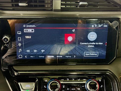 Used 2024 GMC Sierra 2500 AT4 w/ Technology Package image 15