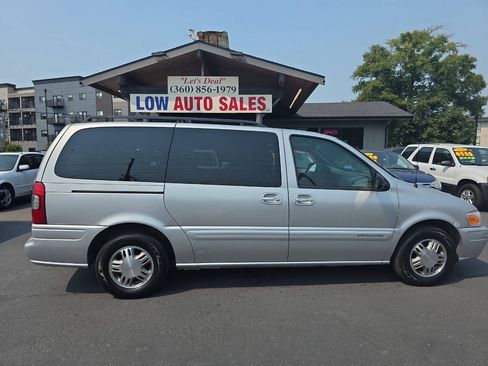 Used 2003 Chevrolet Venture Warner Brothers w/ Security Package FWD image 2