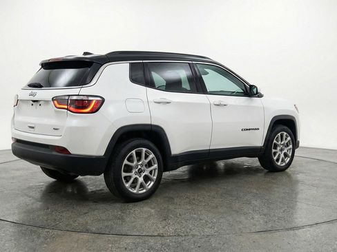 Used 2025 Jeep Compass Limited AWD/4WD image 7