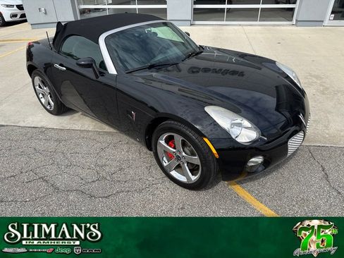 Used 2007 Pontiac Solstice Convertible w/ Premium Package RWD image 1