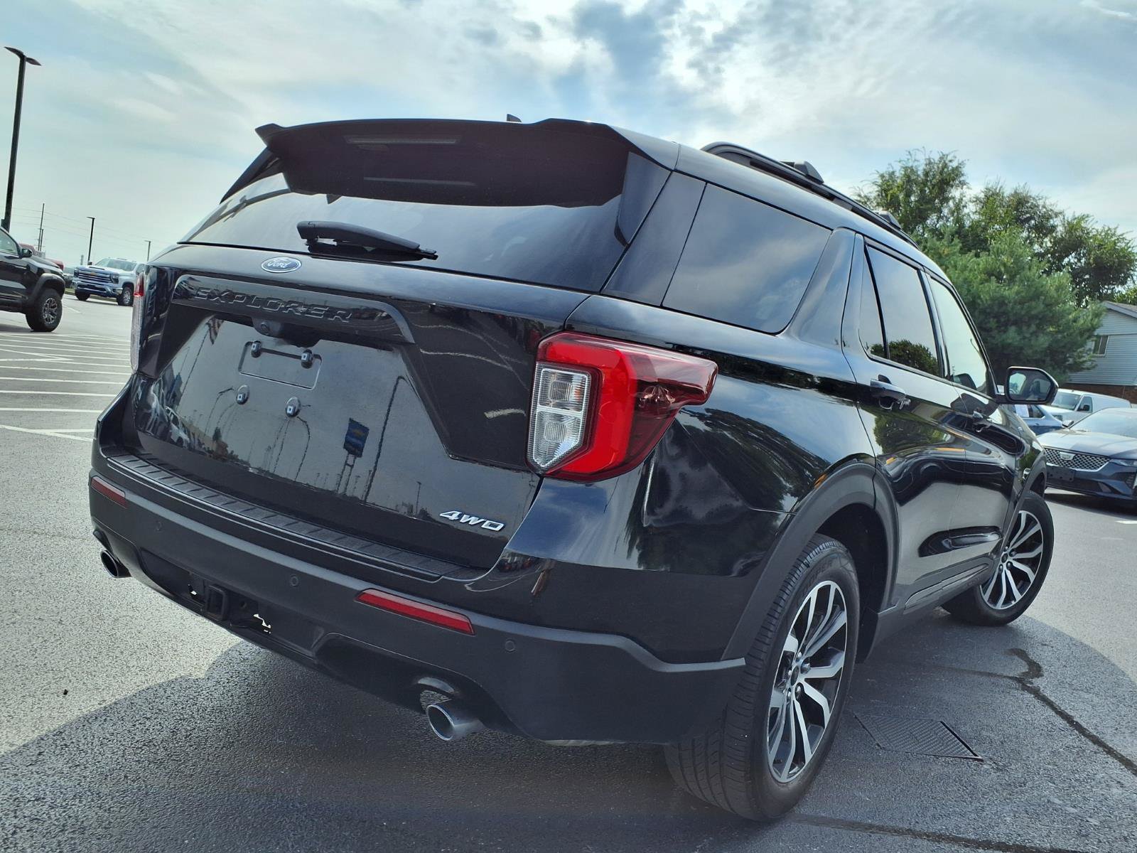 Used 2022 Ford Explorer ST-Line w/ Class IV Trailer Tow Package AWD/4WD image 33