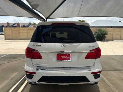 Used 2016 Mercedes-Benz GL 550 4MATIC image 4