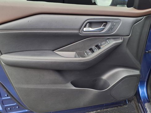 Used 2023 Nissan Rogue SL w/ SL Premium Package image 17