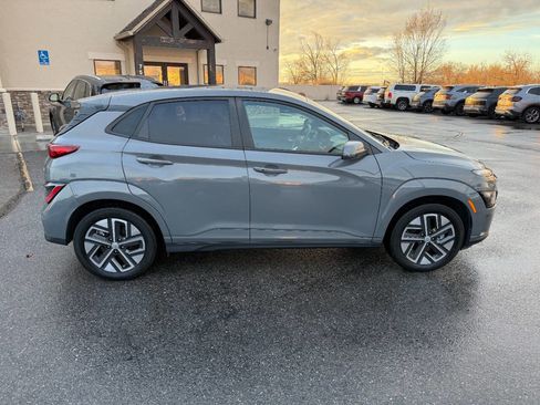 Used 2023 Hyundai Kona SE image 8