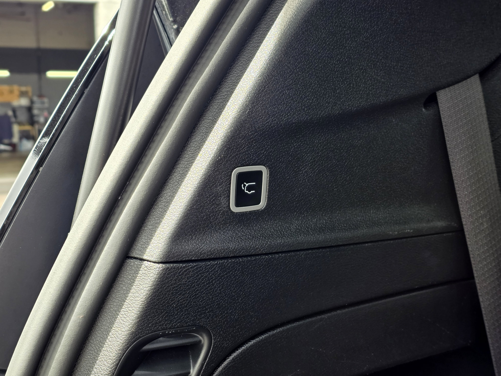 Used 2025 Chrysler Pacifica Select FWD image 6