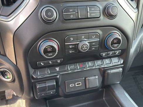 Used 2022 Chevrolet Silverado 2500 LTZ w/ LTZ Convenience Package image 31