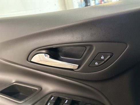 Used 2024 Chevrolet Equinox LT w/ LPO, Floor Liner Package image 10