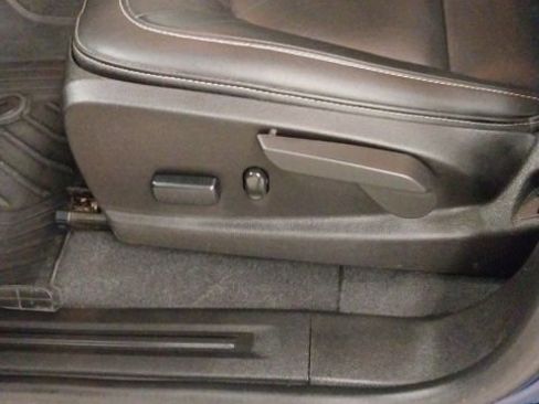 Used 2019 Chevrolet Colorado Z71 image 16