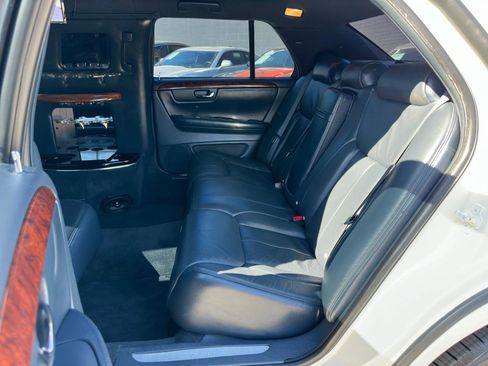 Used 2009 Cadillac DTS Limousine FWD image 37