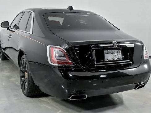 Used 2022 Rolls-Royce Ghost image 10