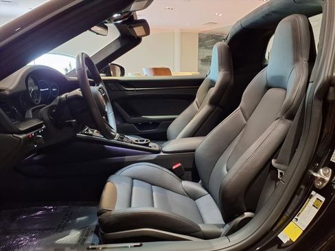 Used 2023 Porsche 911 Targa 4 GTS image 5