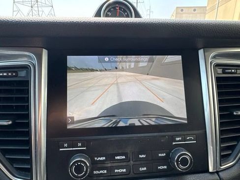 Used 2017 Porsche Macan AWD/4WD image 12