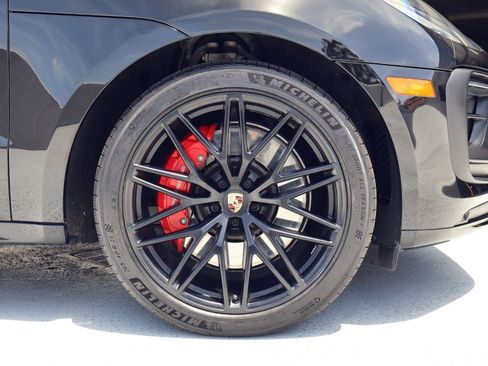 Certified 2023 Porsche Macan GTS w/ Premium Package Plus AWD/4WD image 26