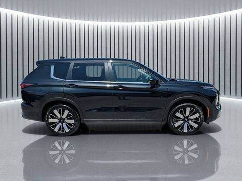 New 2026 Mitsubishi Outlander SE FWD image 3