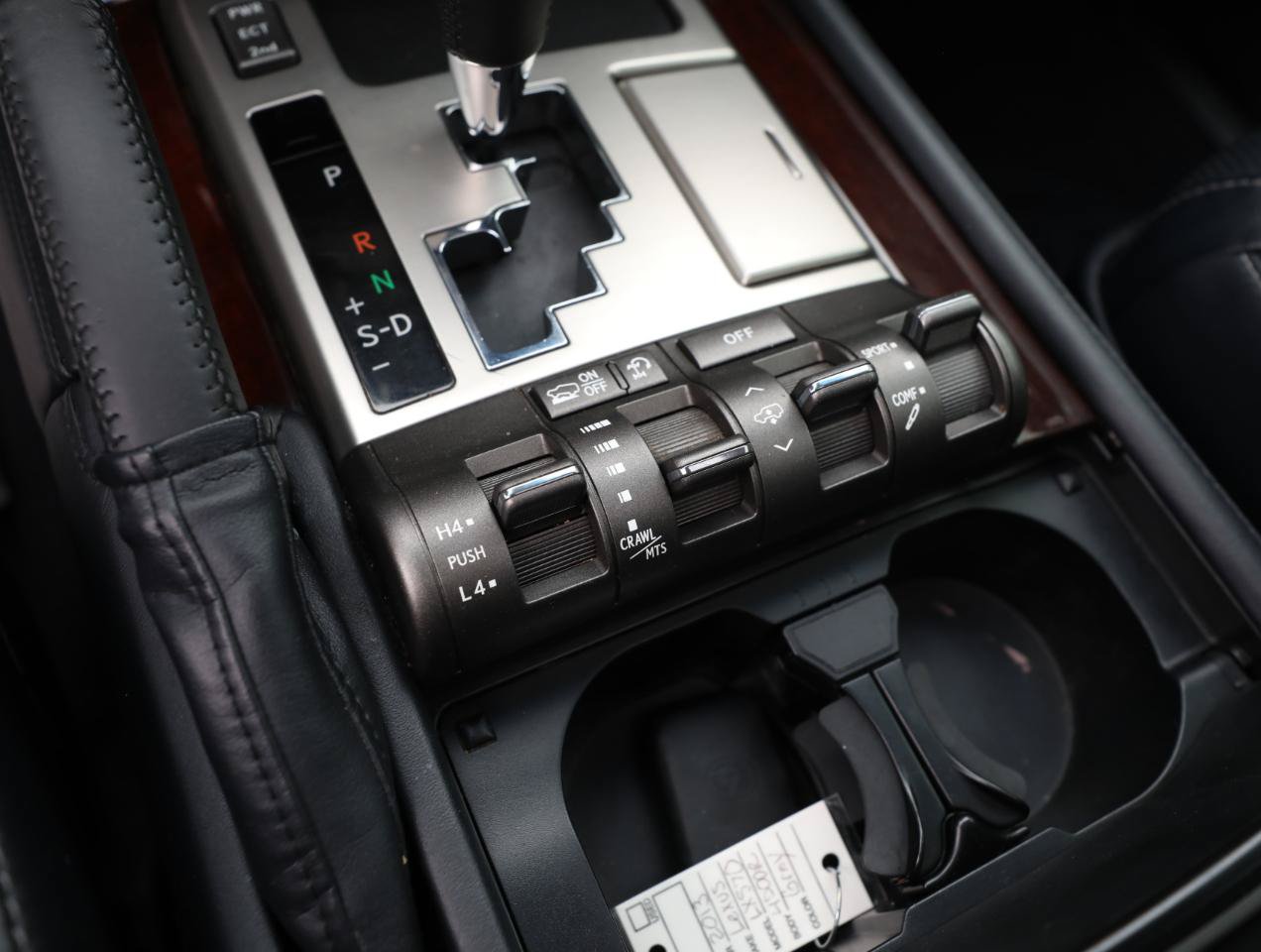 Used 2013 Lexus LX 570 4WD w/ Luxury Pkg image 22